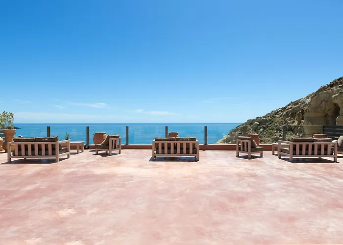 Stone Luxury Suites - Adults Only